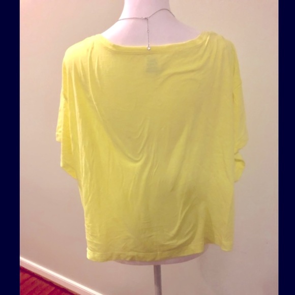 VS PINK Cropped Tee size small - Picture 7 of 7